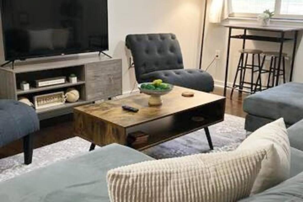 Townhouse In Uptown King Bed-Wi-Fi-Free Parking-Pool Daire Charlotte Dış mekan fotoğraf