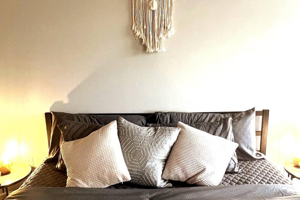 Townhouse In Uptown King Bed-Wi-Fi-Free Parking-Pool Daire Charlotte Dış mekan fotoğraf